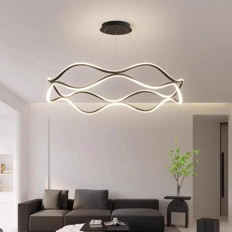 suspension lumineuse contemporaine blanc doré ondulée moderne fixée chaînes lumière chambre salon