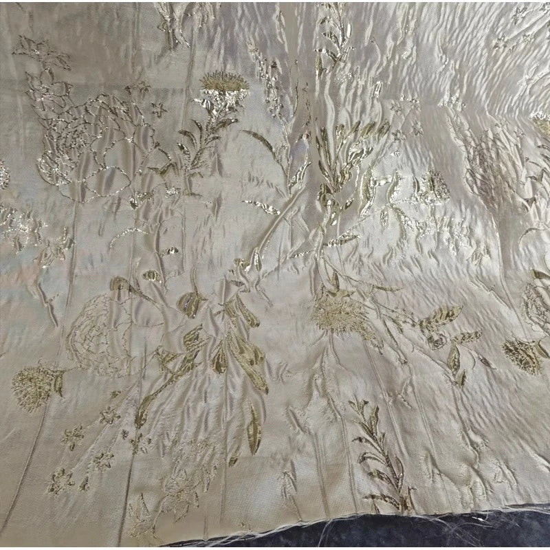 tissu brodé fleurs dorées blanc opalescent tissu brocart polyester fil d'or bricolage décoration maison