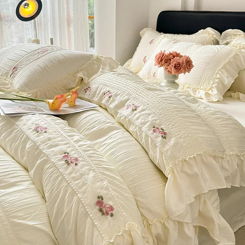 ensemble literie romantique broderies roses volants drap plat oreillers taies d'oreiller couleurs pastel vert