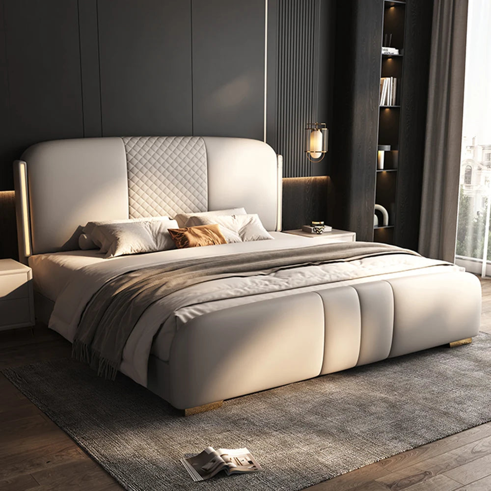 lit double moderne minimaliste beige clair cuir tissu tête rembourrée table chevet meubles chambre