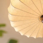 luminaire tissu vintage moderne beige marron motifs floraux opacité variable éclairage quotidien chambre couloir