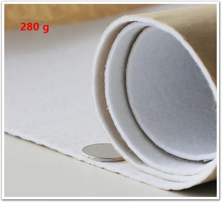 feutre auto adhésif polyester beige clair blanc texture légèrement rugueuse mode fixation adhésif papier