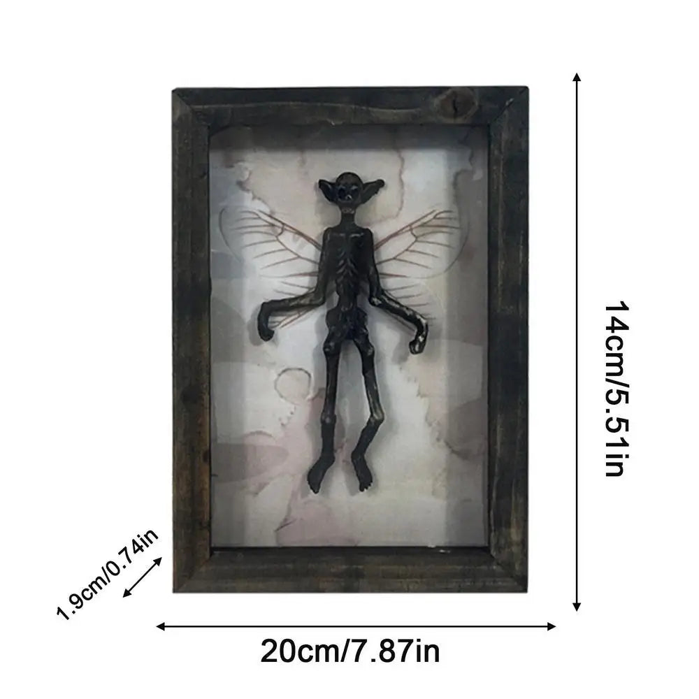 figurine taxidermie fantôme noir verte veines bois artisanale clips gothique moderne curiosité