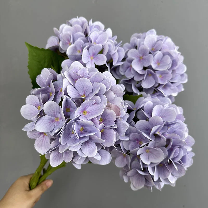 bouquet fleurs artificielles hortensia violet orange vert blanc rose décoration intérieure moderne minimaliste anniversaire