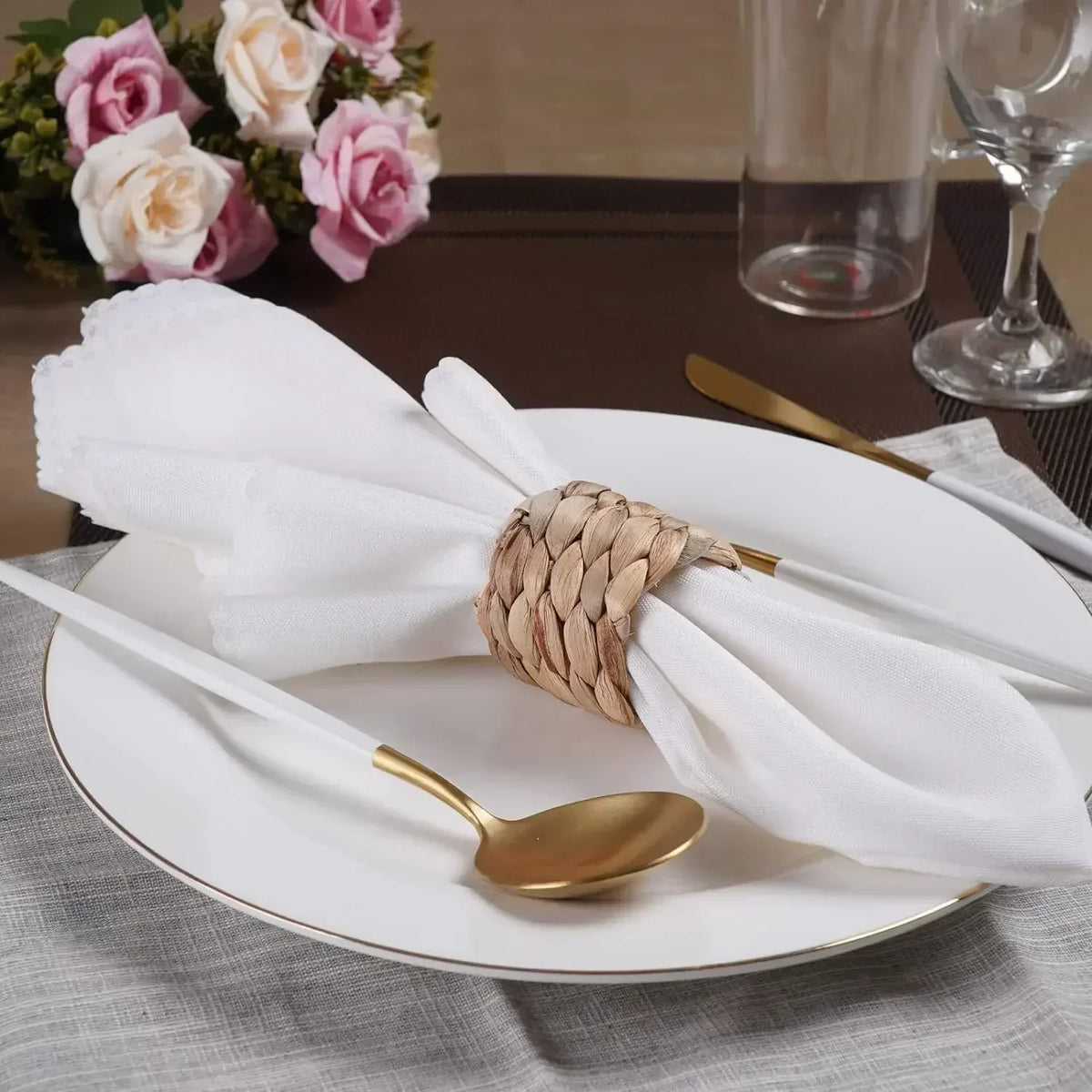 anneaux serviettes tressés naturel moderne rustique adhésif serviettes assiettes couverts plats vase fleurs placemats