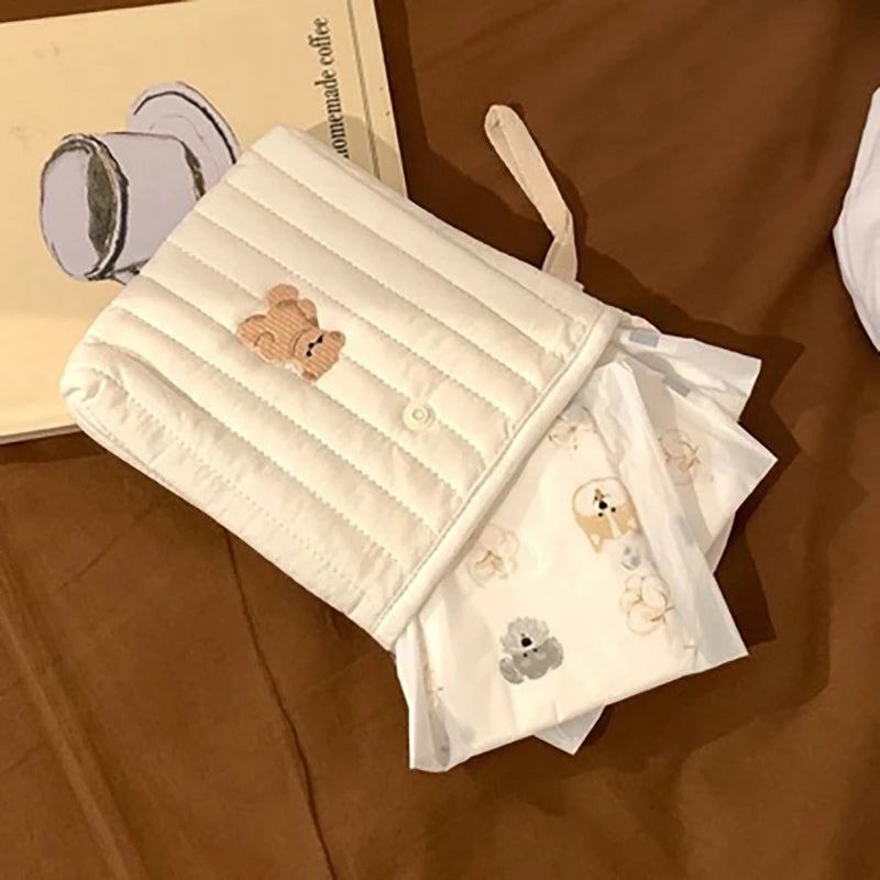sac rangement serviettes hygiéniques réutilisable broderie fleurs animaux quadrillée fermeture glissière beige clair