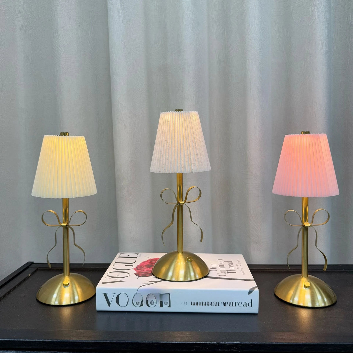 veilleuse rechargeable led moderne plissée abatjour or blanccrème rose chambre