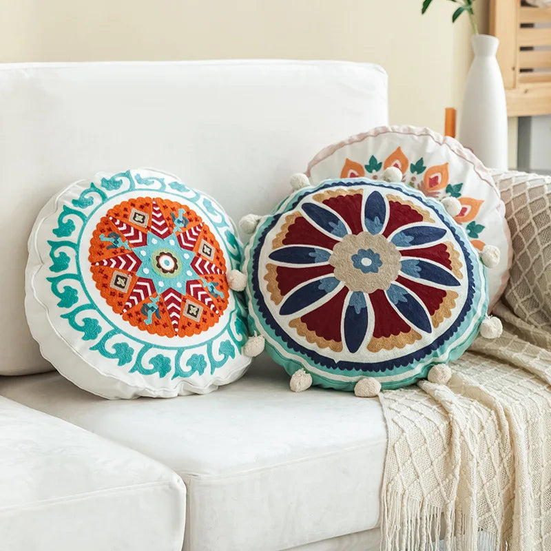 taies d'oreiller rondes géométriques coton polyester pompons blancs ethnique bohocoration intérieure hôtelière hôpitalisée