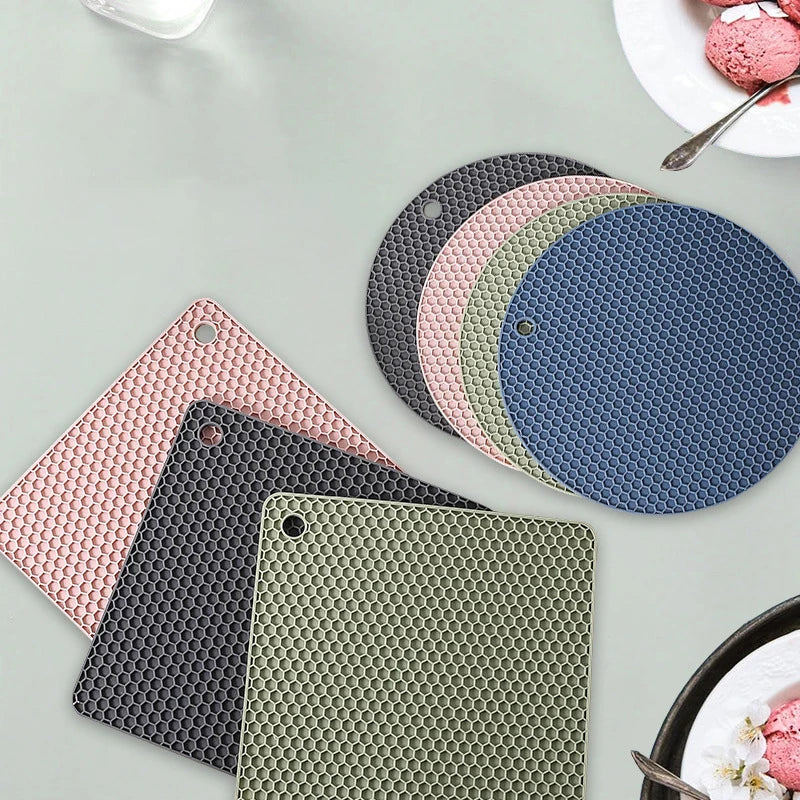tapis silicone moderne rose gris vert olive texture nid d'abeille carré rond cuisine