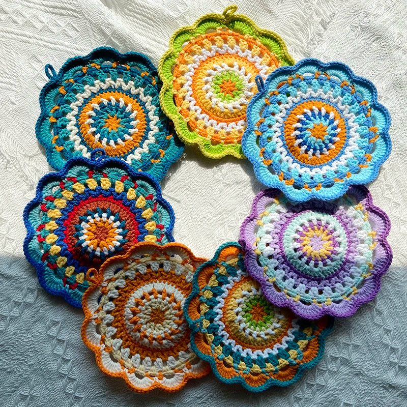 serviettes table crochet motif circulaire couleurs vives main d'oeuvre artisanale pastoral annuel arrière rouleau
