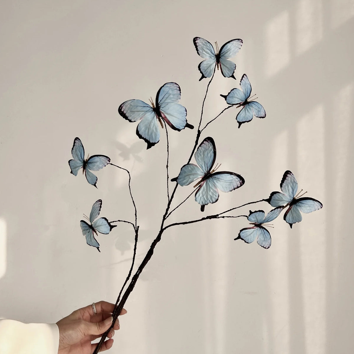 décoration intérieure branche artificielle papillons bleu violet branches naturelles maison mariage anniversaire