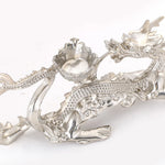statuette dragon argenté détails complexes motifs floraux traditionnel asiatique décoration intérieure accessoire maison figurine