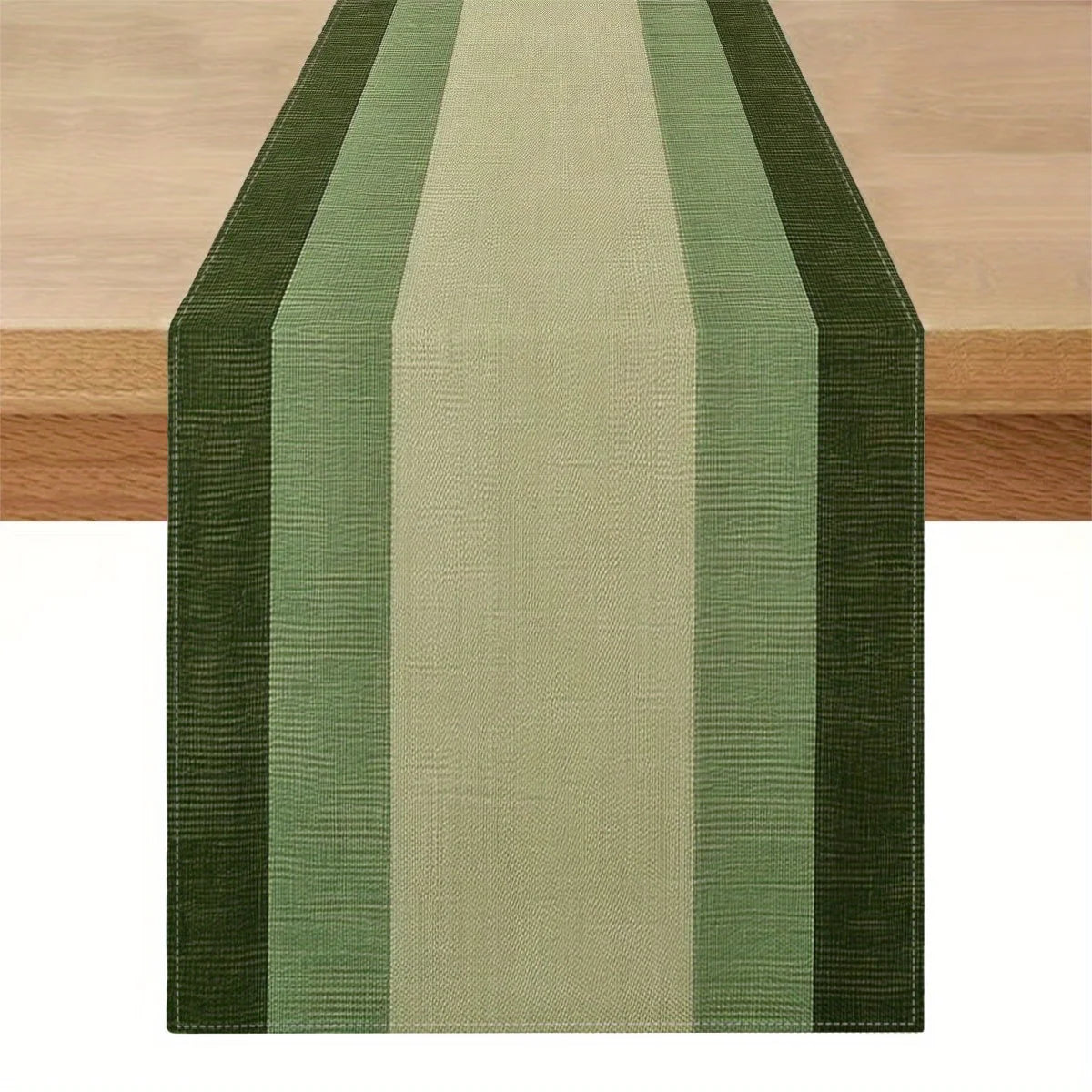 table chevet chemin table rayé vert beige moderne assiettes cuillers fourchets livre vases fleurs