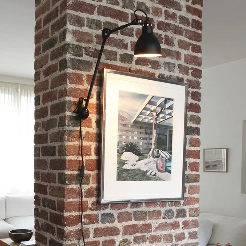 Applique murale chromée avec abat-jour jaune
