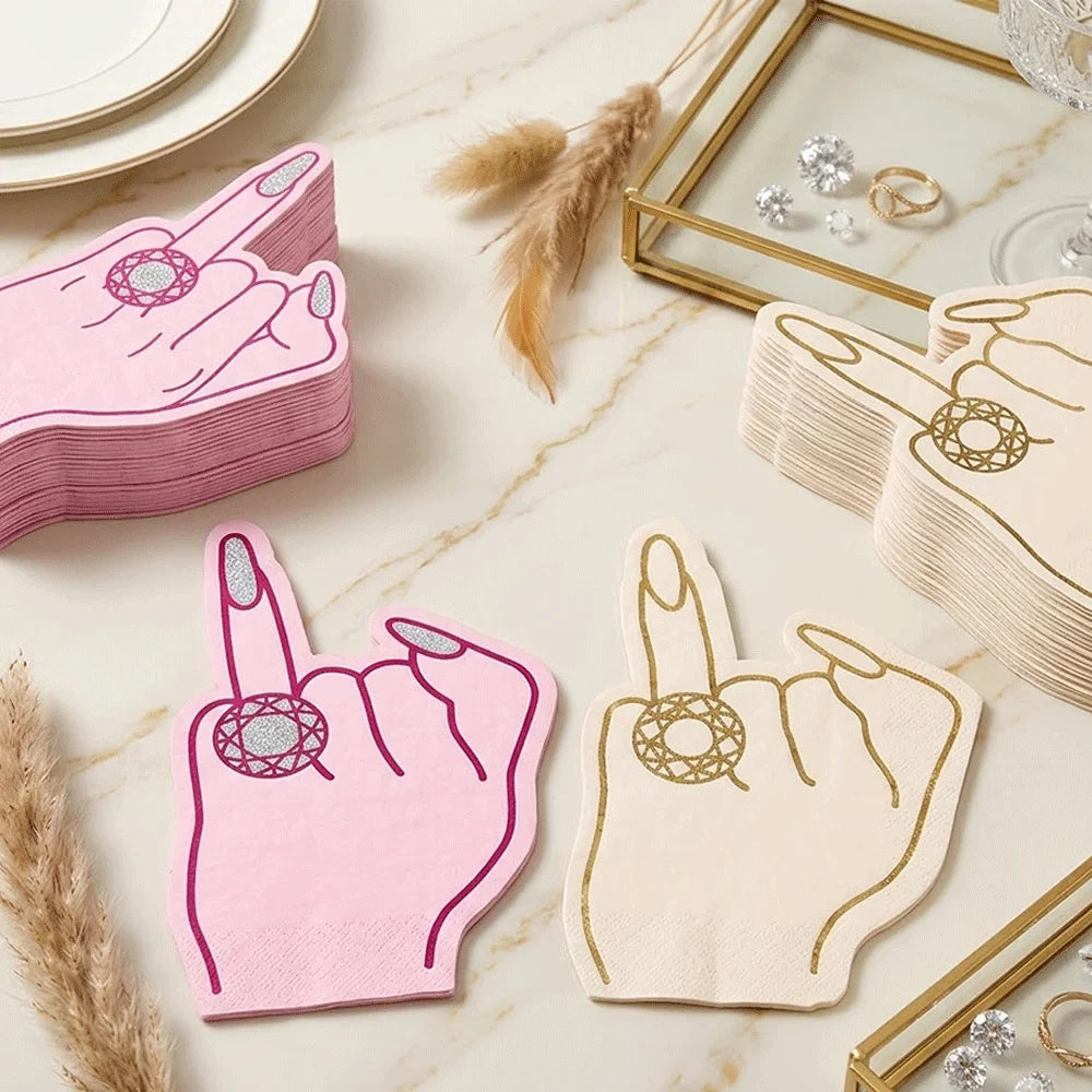 serviettes main anneau fiançailles motif rose main texturée anniversaire mariage festive