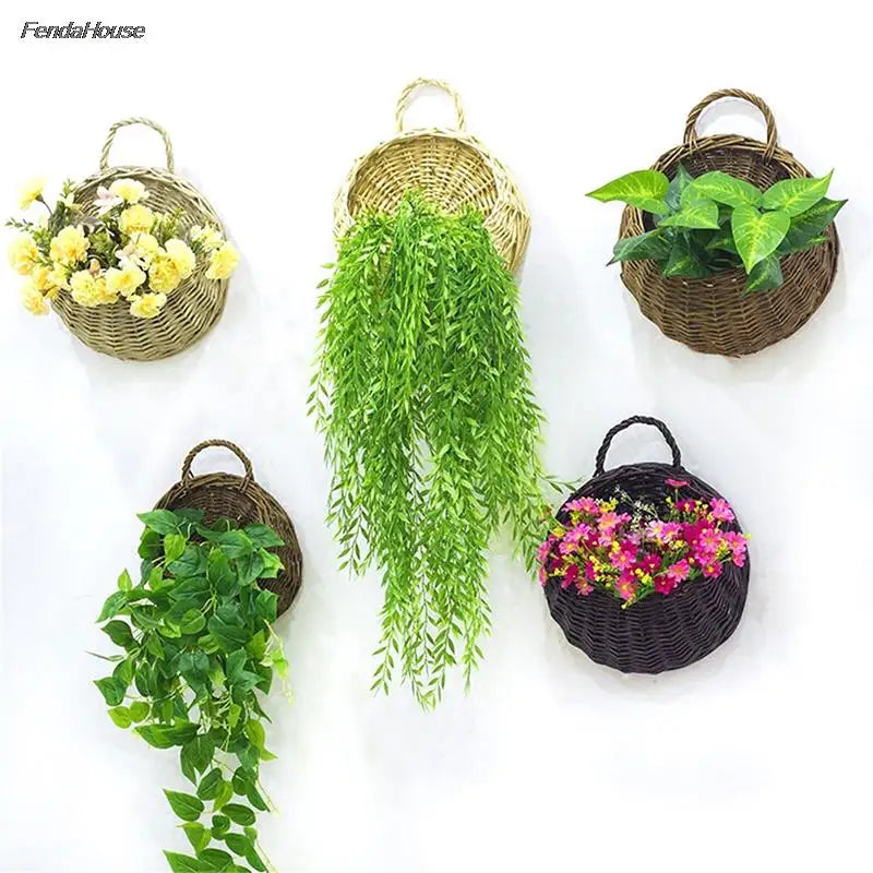 panier suspendu tressé rotin marron clair marron foncé beige clair traditionnel anneau métallique plantes