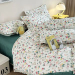 Housse de couette dans une chambre décorée avec style