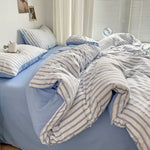 ensemble literie bleu clair rayures horizontales moderne couvre lit taies d'oreiller coton polyester frais
