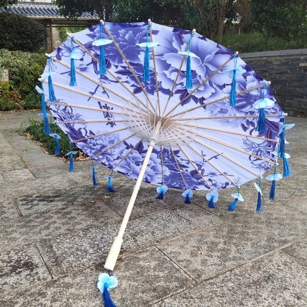 parapluie traditionnel fleurs oiseaux rouge vert bleu violet rose poignée bois tassel soie