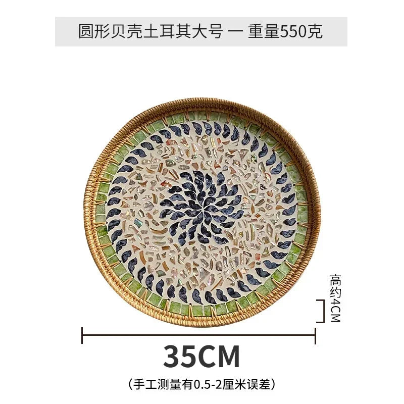plateau rond rotin coquillages feuilles naturelles décoration boho assiette fruits pain petit déjeuner