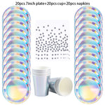 assiettes argent iridescentes gobelets serviettes nappe festive mariage anniversaire noel