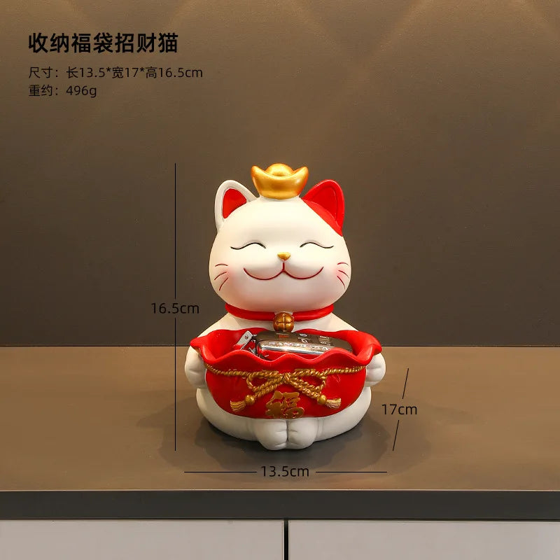 statue chat porte bonheur blanc doré artisanal détails dorés pochette rouge plateau texte rouge