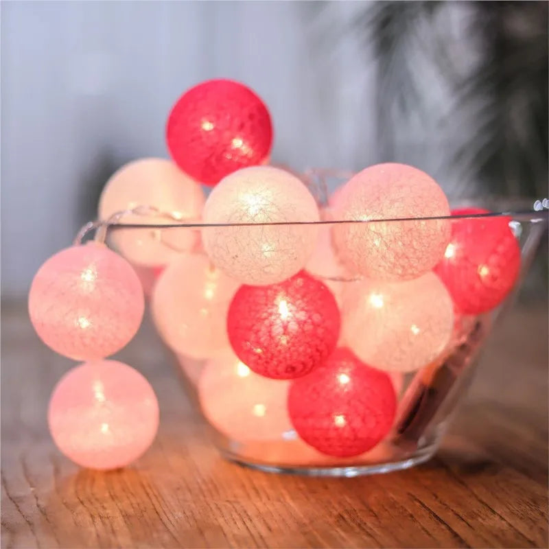 guirlande lumineuse rose bleu blanc boules tissées modernes anniversaire mariage noël festive
