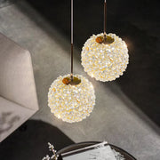 lampe suspendue moderne dorée cristaux brillants luxueux chambre salon