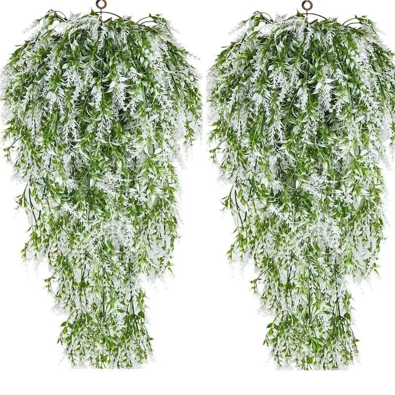 guirlande artificielle fleurs violettes feuilles vertes moderne extérieure accrochée chaîne métallique décoration jardin mariage