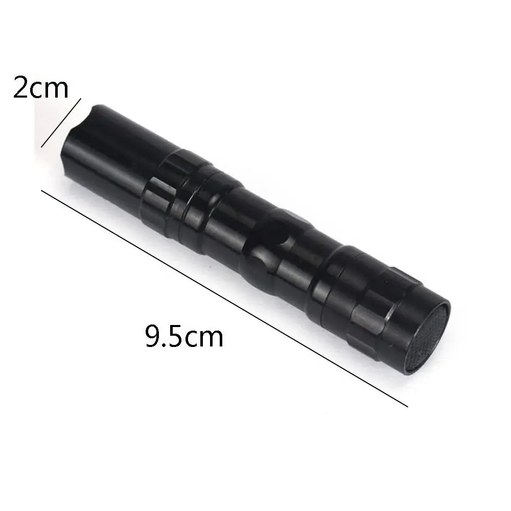 lampe torche led super lumineuse noire texturée moderne étanche 9.5cm compact zoom