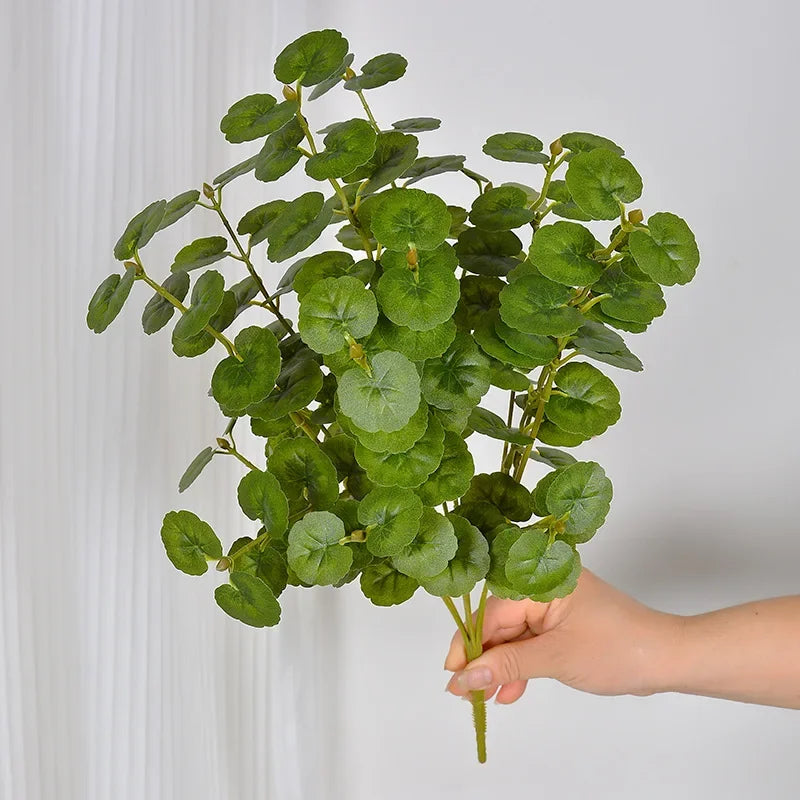 décoration intérieure plante artificielle feuilles eucalyptus vert clair vert foncé blanc moderne minimaliste soie