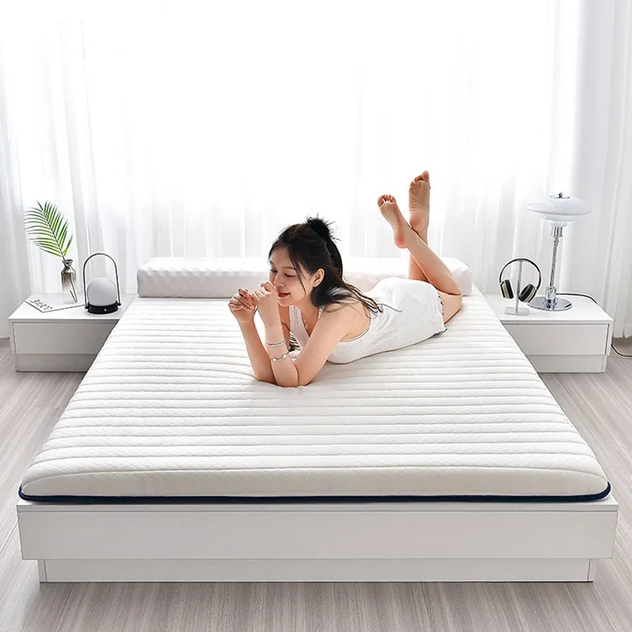 matelas mousse latex mémoire forme gris blanc rayures moderne