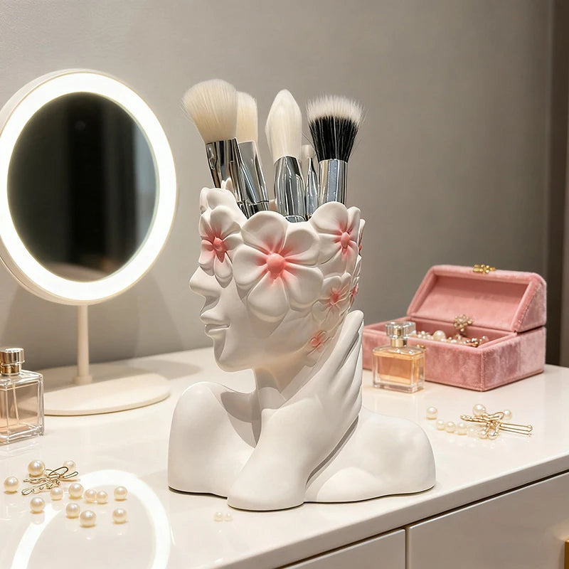 supports rangement pinceaux maquillage buste féminin fleurs décoratives miroirs palettes maquillage accessoires beauté salle