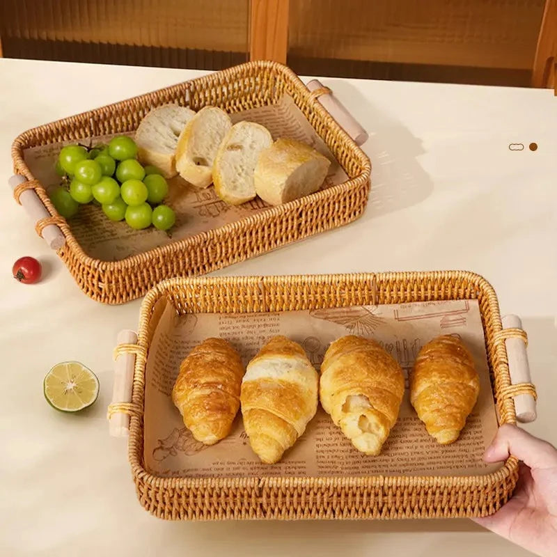 panier rotin marron clair traditionnel poignées bois fruits croissants
