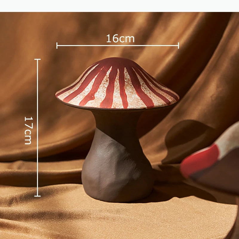 décoration moderne figurines champignons rayures abstraites couleurs variées beige rouge marron