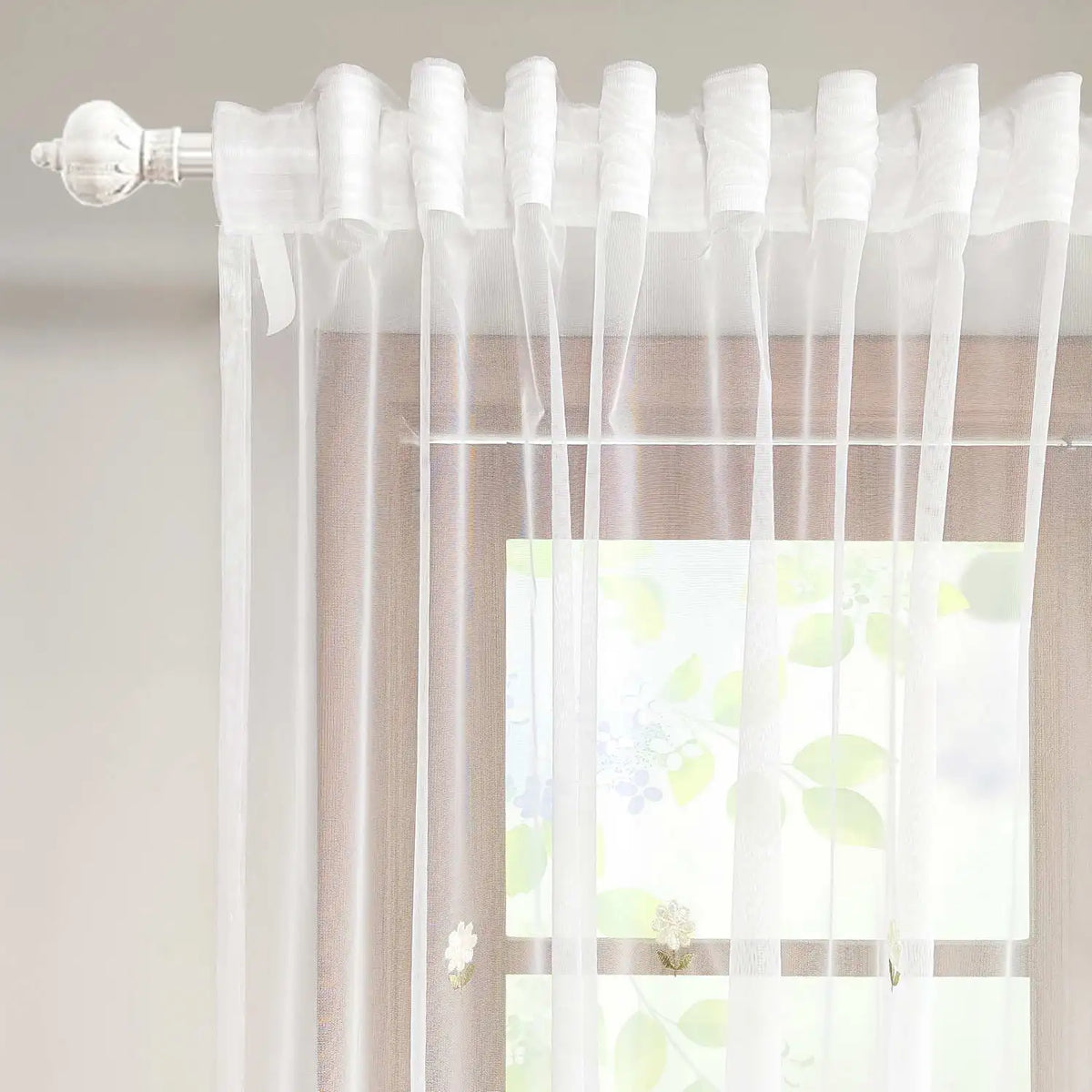 rideaux tulle floral transparents pastoral chambre salon decoration fleurs feuilles feston blanc vert jamais