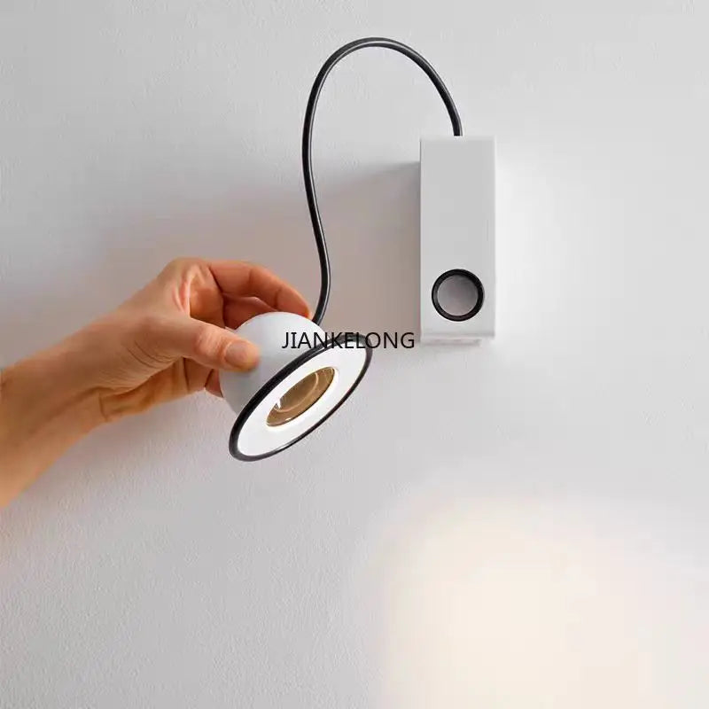 lampe table moderne minimaliste rouge verte beige noire led tringle