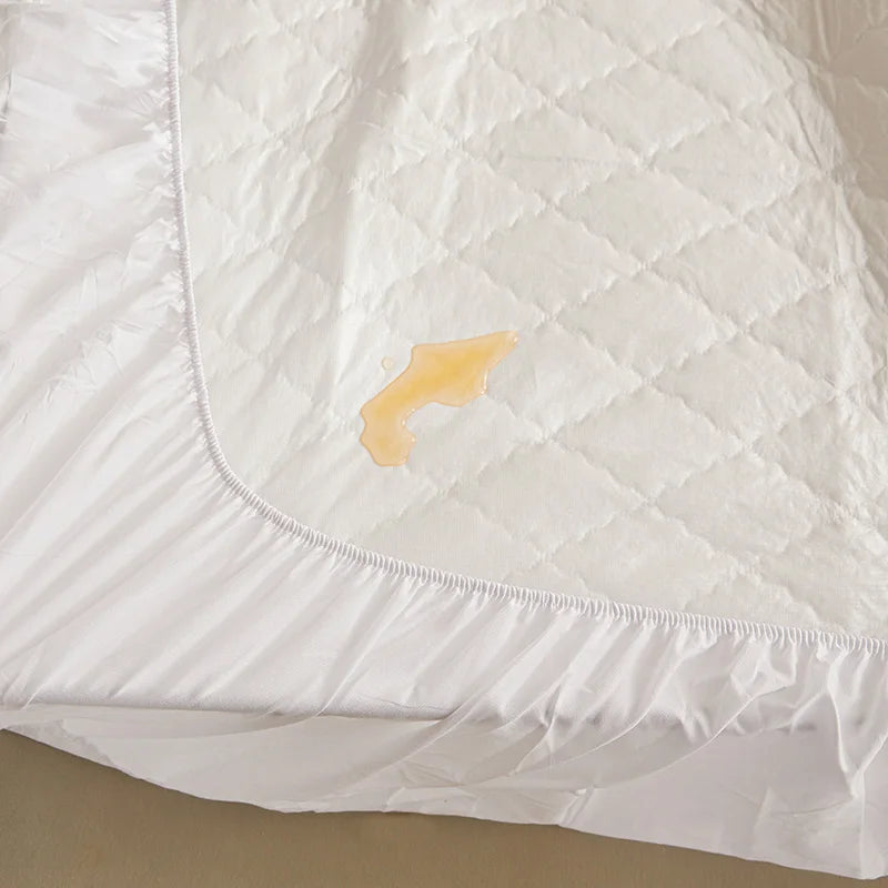 protège matelas imperméable blanc broderie florale classique lit chambre douce confortable
