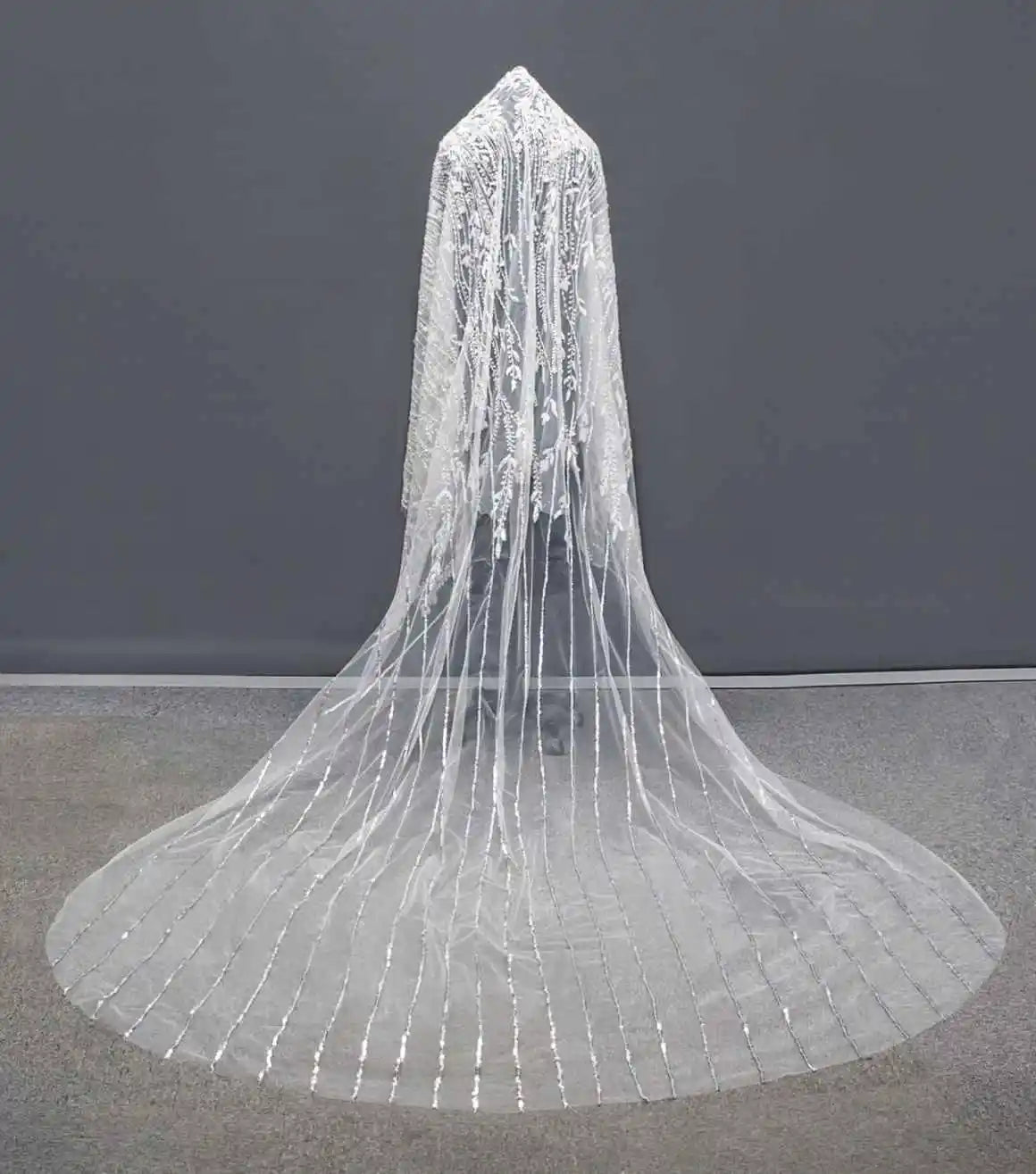 voile mariée blanc broderie strass bord coupé classique élégant dentelle paillettes translucide longueur personnalisable