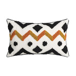coussin carré rectangulaire beige motifs géométriques dorés pompons chambre salon déco