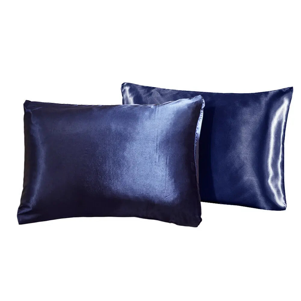 housses coussin satinées bleu marine pièces moderne literie opaques fixations