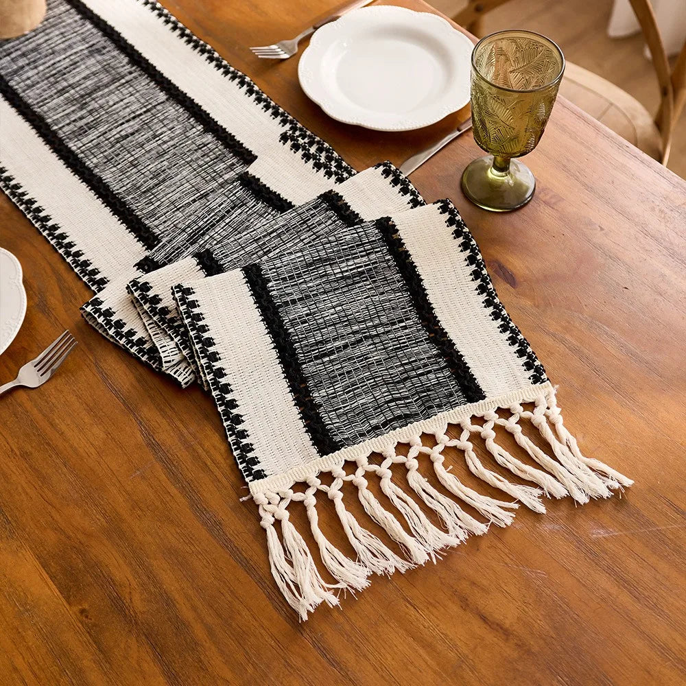 chemin table moderne rayures diagonales vert blanc franges noël mariage fêtes salon