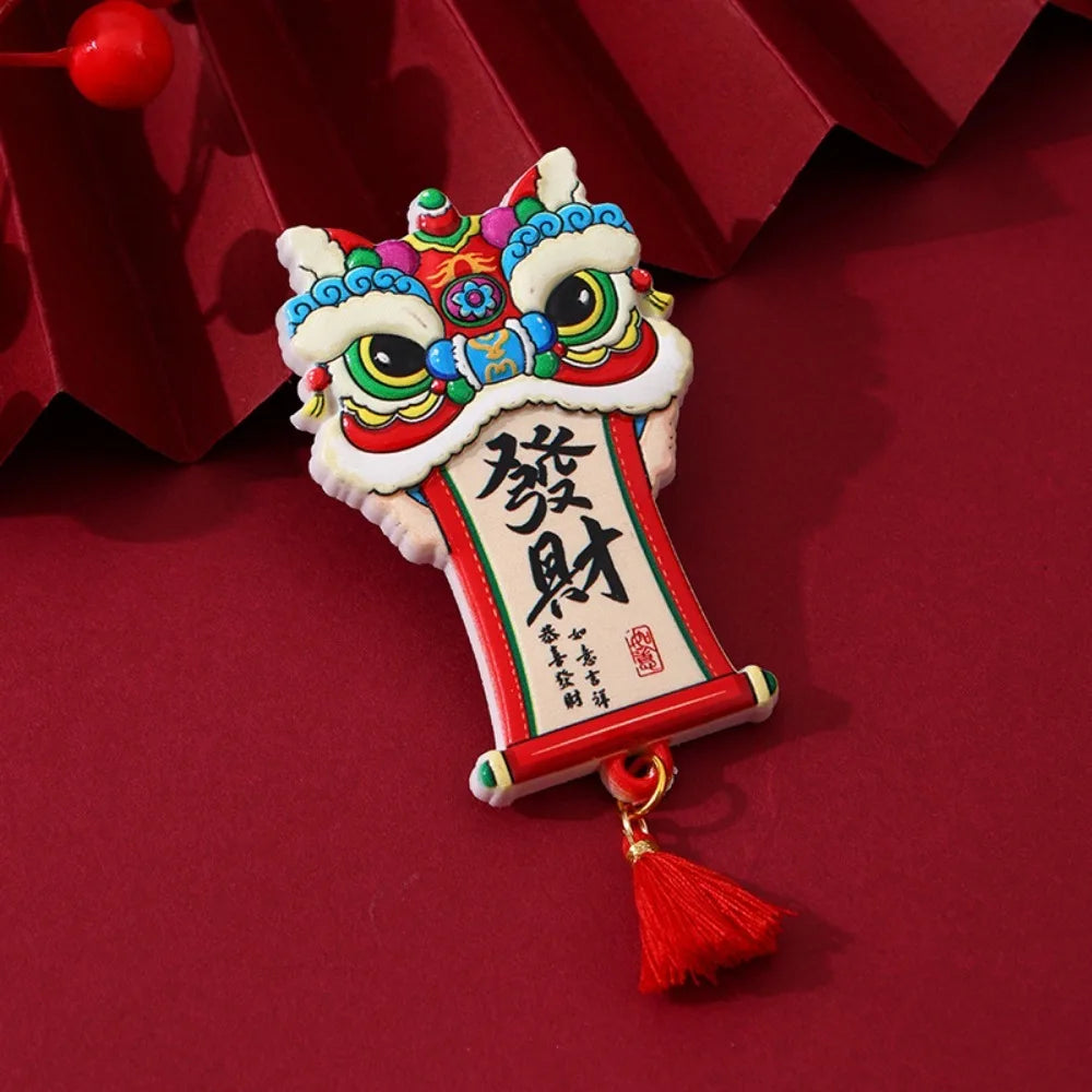 décoration murale lion chinois rouge blanc artisanal pompon rouge texte chinois ornement maison chinois