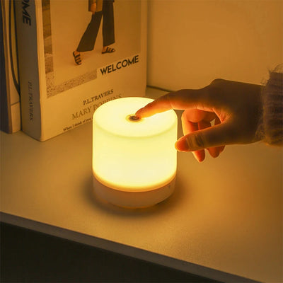 Lampe de chevet tactile USB en forme de fée sur table de nuit
