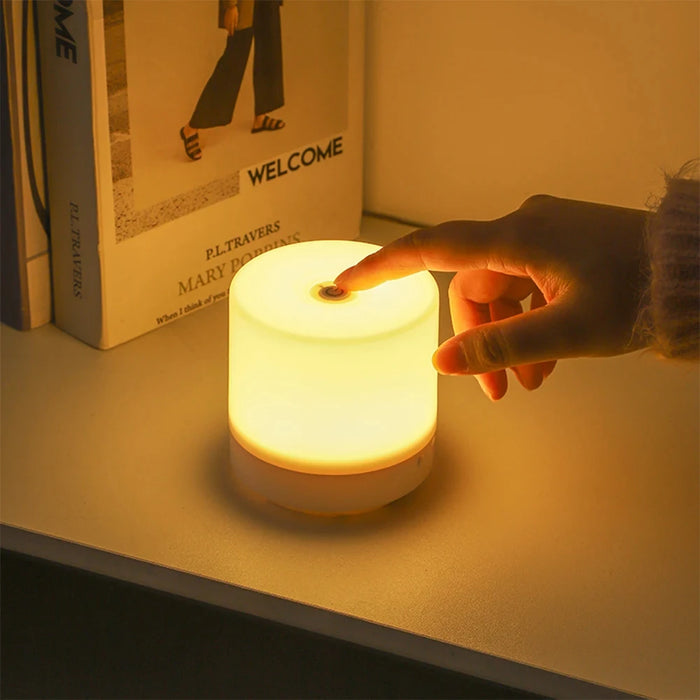 Lampe de chevet tactile USB en forme de fée sur table de nuit