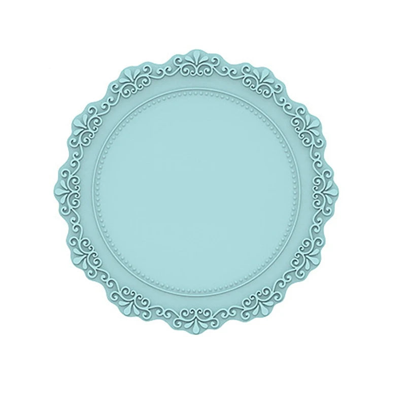 tapis table silicone gris rose bleu marine vert foncé bordure dentelée classique assiettes fourchettes