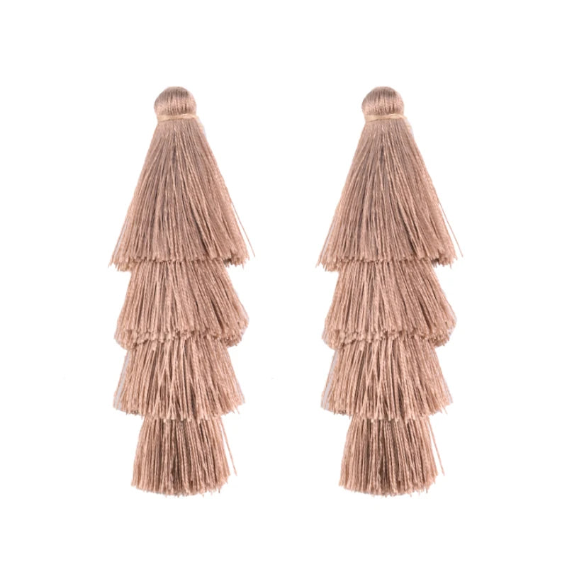 pompons franges polyester décoratifs modernes couleur bleu noir beige rose violet vert jaune blanc