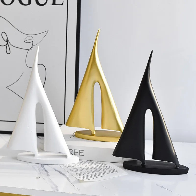 décoration moderne sculpture navire voile résine blanc or noir matériau opaque salon chambre