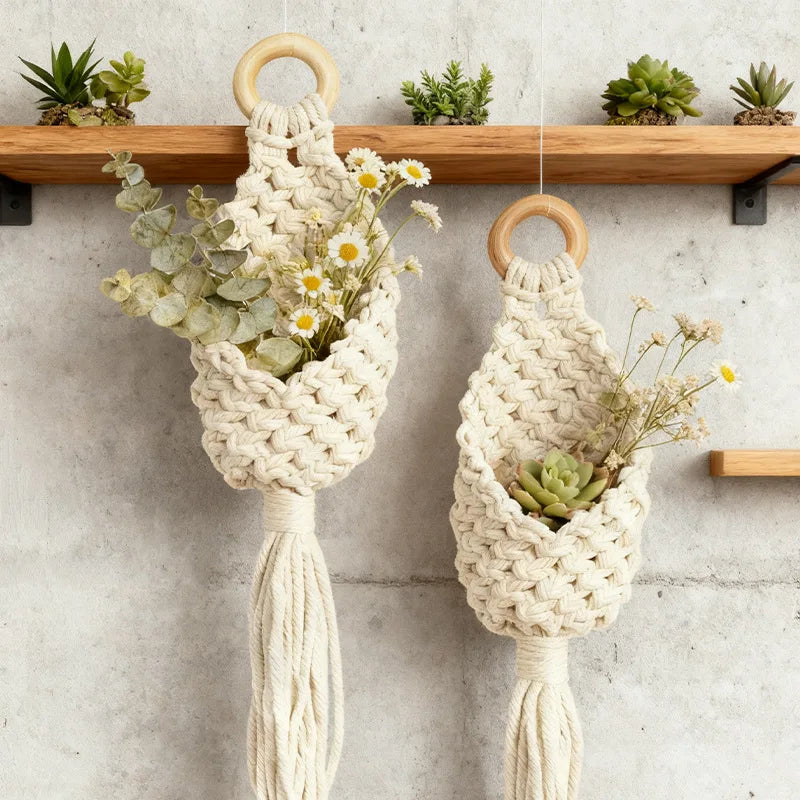 panier suspendu boho motifs géométriques pompon coton anneaux bois