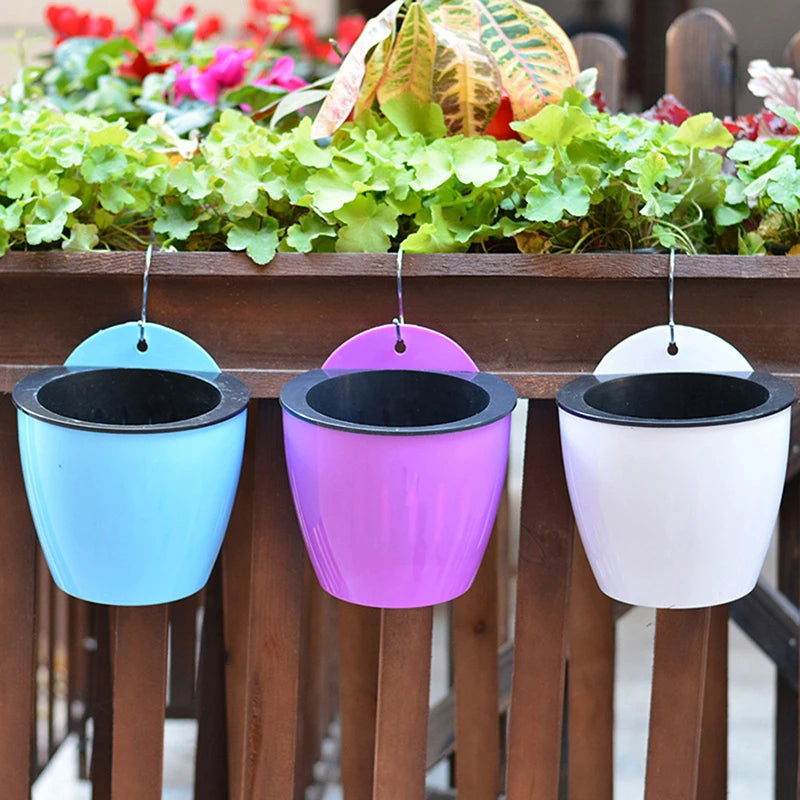 Cache pot mural violet design moderne pour jardin vertical
